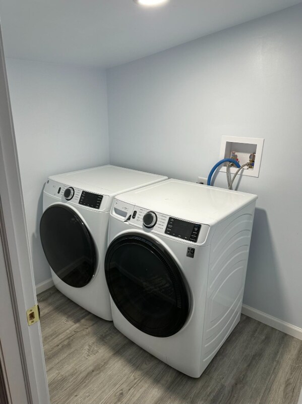 903 Sheridan Ave N unit Upper Unit, Minneapolis, MN 55411 - photo 1