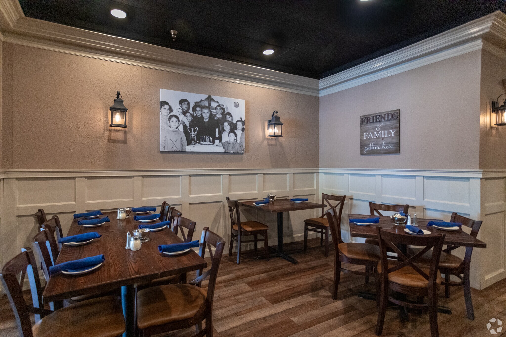 Villa Maria Restaurant & Pizzeria has a banquet room in the University Heights neighborhood.