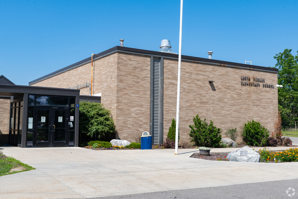 Leota Fiedler Elementary School front entrance in Beecher.