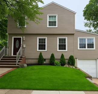 31 Flower Rd, Valley Stream, NY 11581