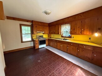 1143 Beacon St Unit 1, Newton, MA 02461