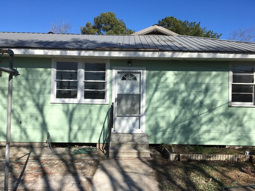 111 Madere Ln, La Place, LA 70068 - photo 1