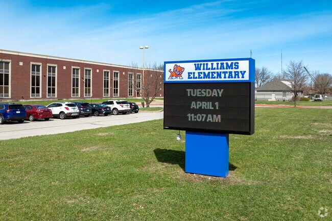 Daniel Hale Williams Elementary School
Public Elementary School pylon.