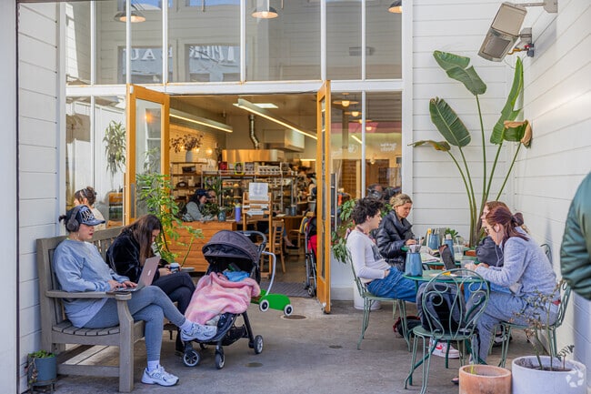 Tartine: the go-to bakery hotspot in the heart of Inner Sunset.