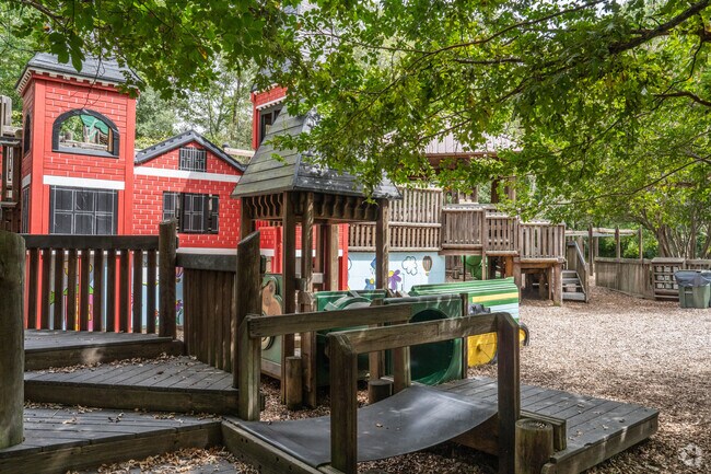 Hickory Dickory Park is located on 1399 Hickory Ln.