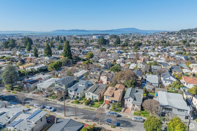Albany Terrace is a charming, peaceful neighborhood in California, known for its friendly community.
