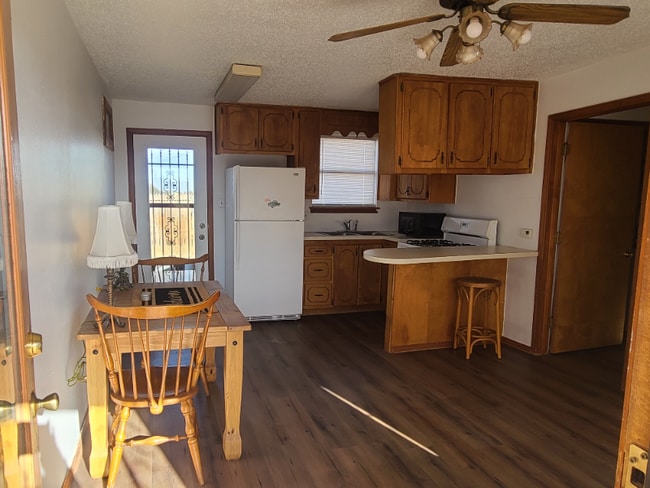 1900 W Rte 66 Blvd unit 6, TucuMcAri, NM 88401 - photo 6