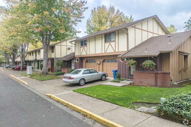 English tudor townhouses can be found the Far West area of Eugene.