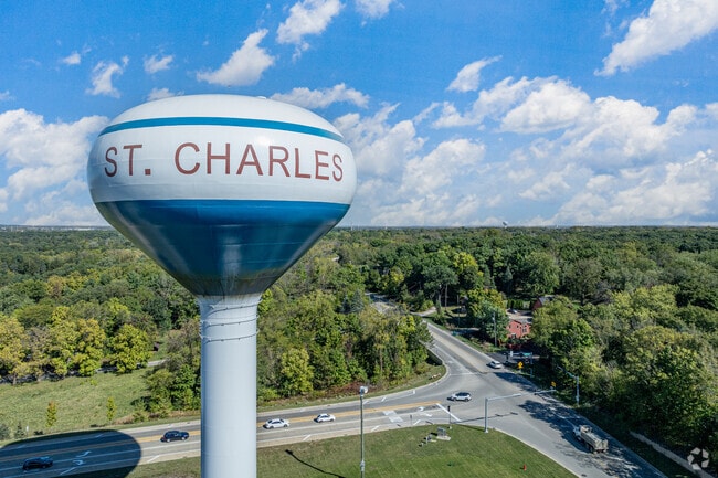 Fox River Heights is located in the vibrant, award-winning city of St. Charles, IL.