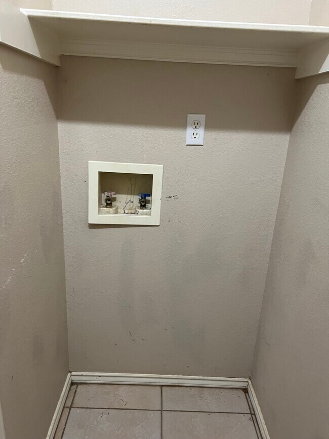 817 Sonesta Dr unit 2, Harlingen, TX 78550 - photo 5