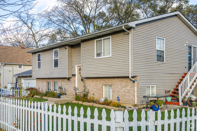 Raised ranches and split-level homes can be found throughout Downtown Waukegan.