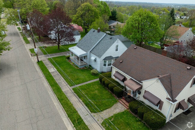 Small, well-manicured lawns can be found in the Kenmore neighborhood.