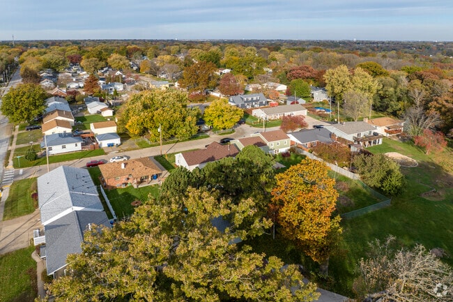 An elevated view of the Bellevue Avenue in Edgewood District.