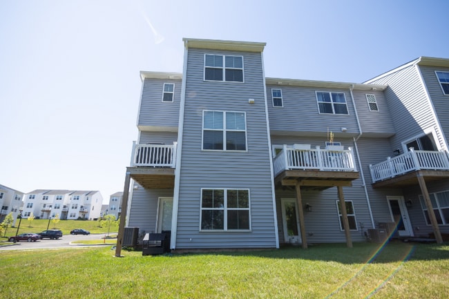 829 Pecan Rd, Spring City, PA 19475 - photo 5