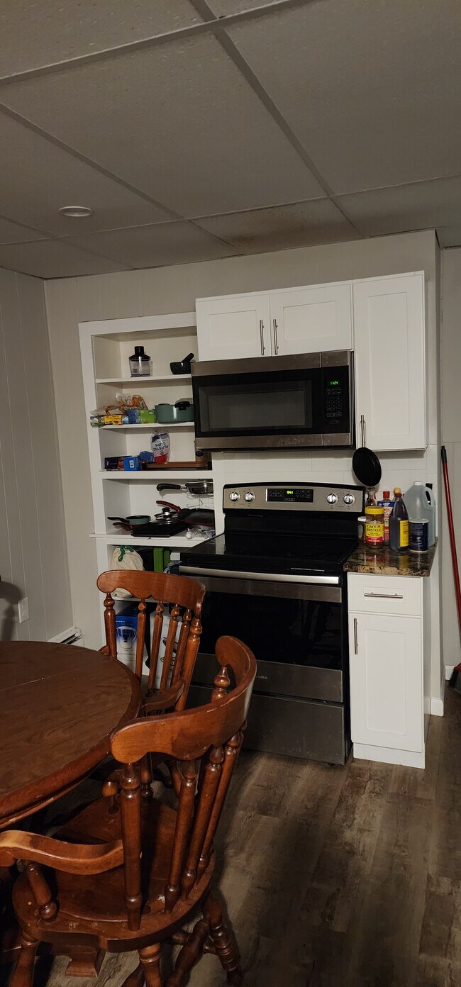 4044 Pine St unit 4044 Pine Street, Thorndike, MA 01079 - photo 4