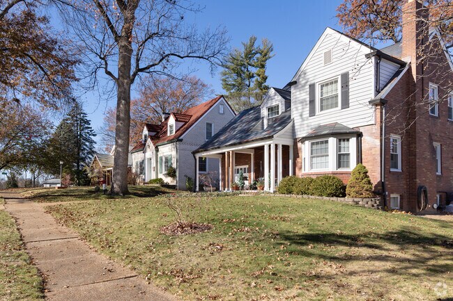 Pasadena Park homes cost between 100 and 150 thousand dollars and have up to three bedrooms.