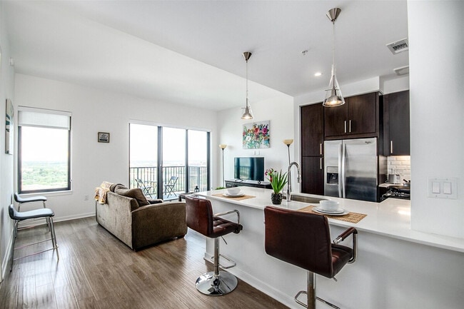 2002 Holcombe Blvd unit ID1359170P, Houston, TX 77030 - photo 3