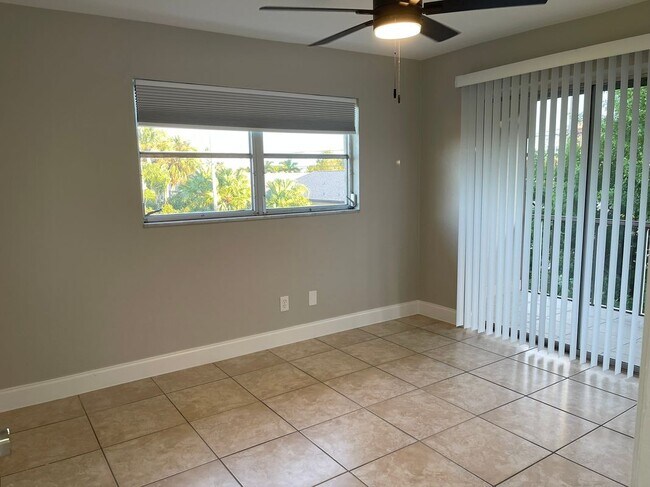 608 SE 46th Ln, Cape Coral, FL 33904 - photo 5