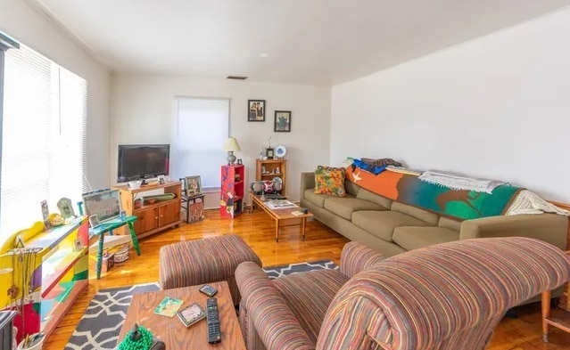 422 W Saginaw St unit Upper, Lansing, MI 48933 - photo 3