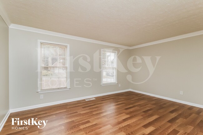 1877 Wedgewood Dr, Stone Mountain, GA 30088 - photo 7