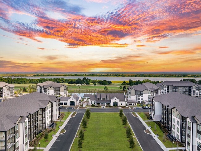 Silas Park, Savannah, GA 31401 - photo 6