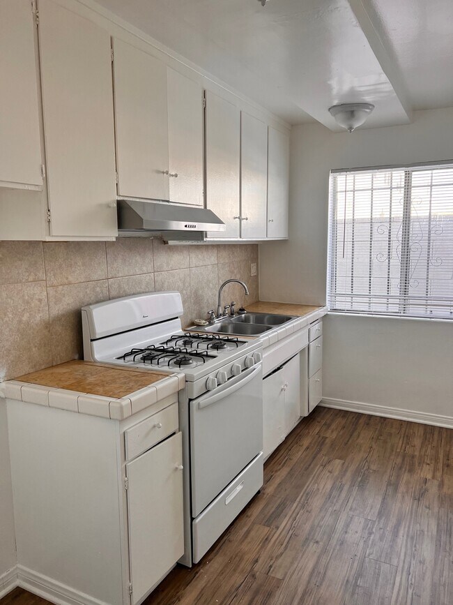 Sherman Way Apartments, Canoga Park, CA 91306 - photo 5