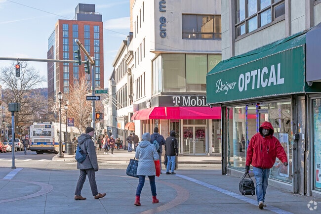 Lamartine Heights residents have many different shops and restaurants to choose from.
