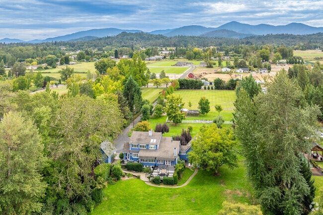 You can find large estates along the Rogue River in Redwood.