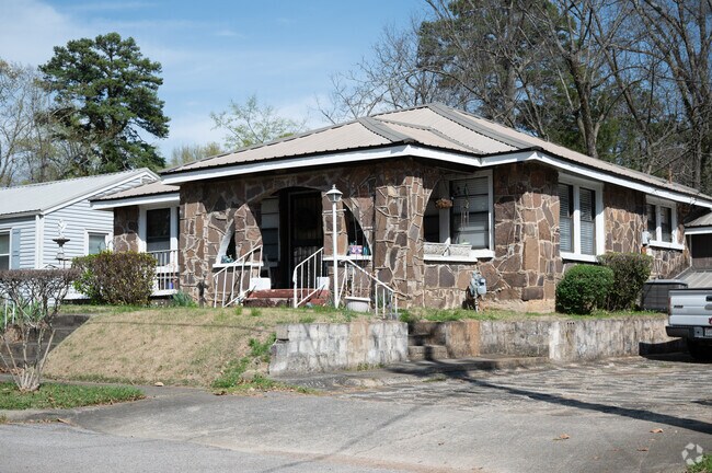Craftsman-style homes are common throughout Brown Springs.