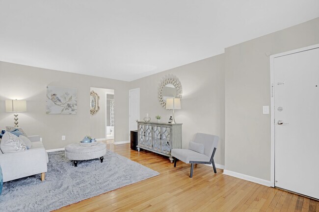 The Crossings At Metropark, Iselin, NJ 08830 - photo 5