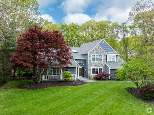 Newer constructions in Manorville are quite large on big lots.
