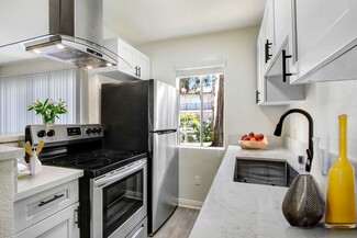 7722 Reseda Blvd, Reseda, CA 91335