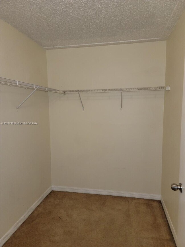 9907 Westwood Dr unit 152, Tamarac, FL 33321 - photo 6