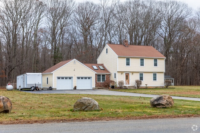 Homes in Willington are usually set deep into large private lots.