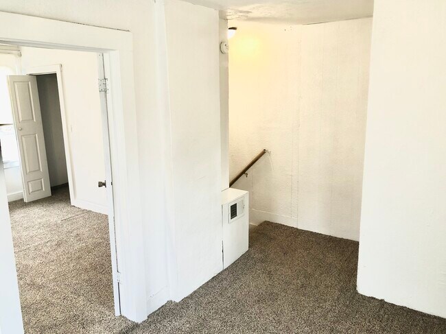 713 E Michigan St unit 713, Adrian, MI 49221 - photo 7