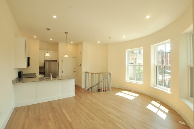 877 Beacon St unit 1, Boston, MA 02215 - photo 4