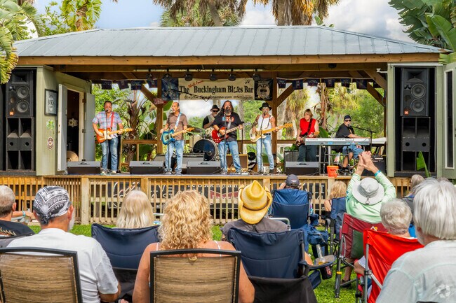 Buckingham Blues Bar has outdoor concerts & festivals in Buckingham.