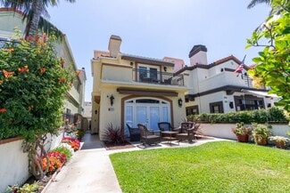 816 Delaware St, Huntington Beach, CA 92648