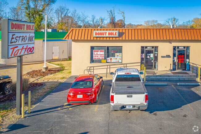 If you're looking for something to do on a Saturday, I highly recommend visiting Donut Hole.