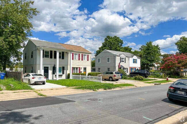 Huntington’s homes sit side by side, creating a cozy neighborhood feel.