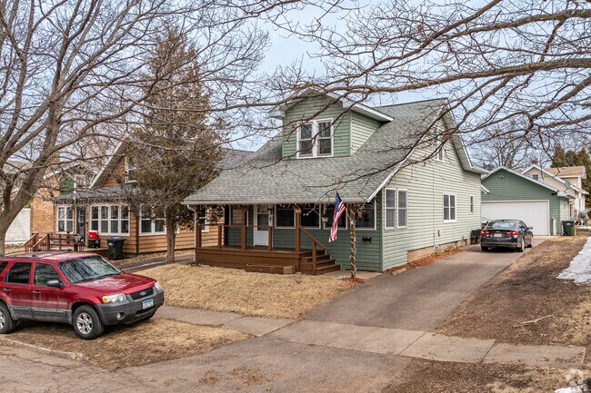 The median home price in Cloquet is around $240,000.