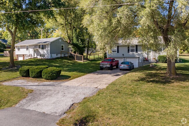 Split-level homes on half-acre lots are common in the Mill Creek neighborhood.