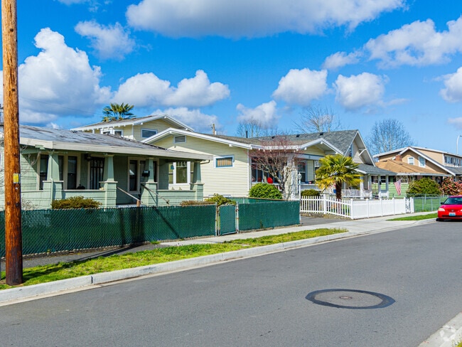 Homes near Downtown Auburn are predominantly Craftsman and rambler-style residences.