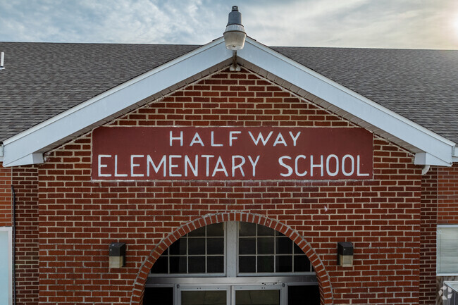 Halfway Elementary students can participate in a student council club.