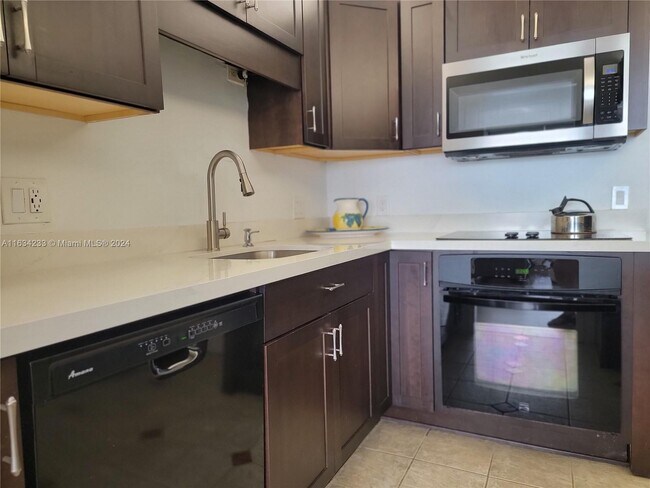 The Alexander Tower unit 1020, Hollywood, FL 33019 - photo 6