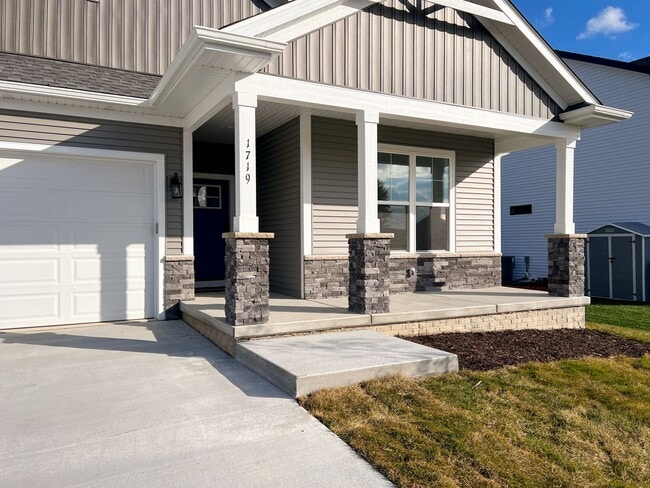 1719 5th St, Eldridge, IA 52748 - photo 2