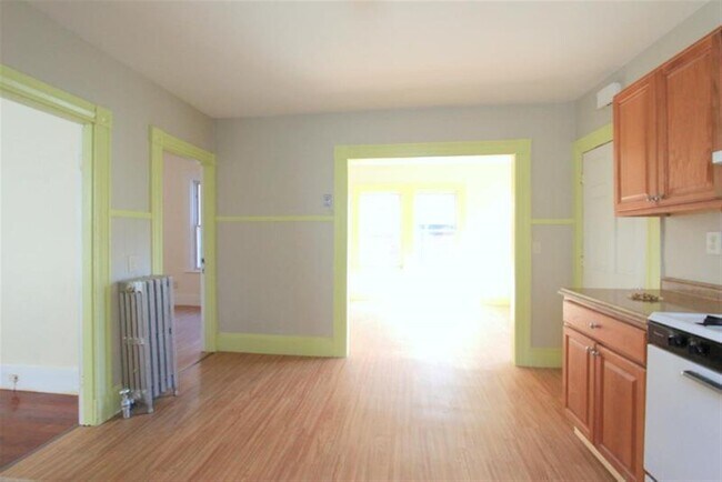 569 Main St unit 569, Medford, MA 02155 - photo 5