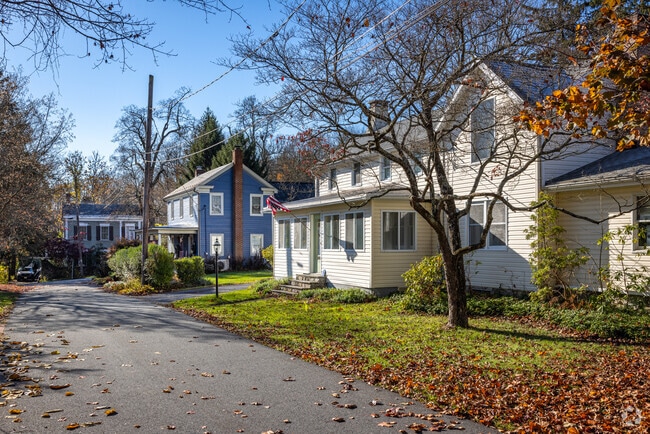 Hope's less-rural homes are on medium sized lots and close together.