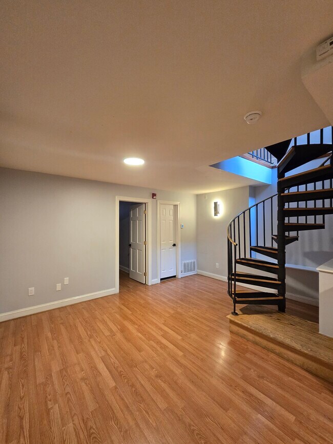 1104 Pine St unit 1, Philadelphia, PA 19107 - photo 5