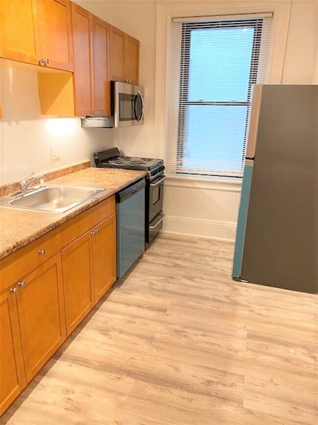 878 Massachusetts Ave unit 6, Cambridge, MA 02139 - photo 5